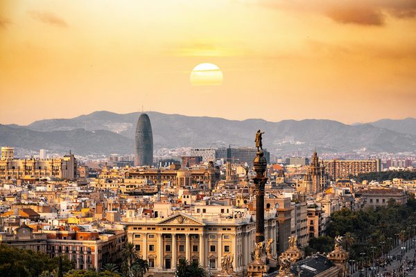 Working in Spain: Visas, Permits, and Practical Guidance for Foreigners